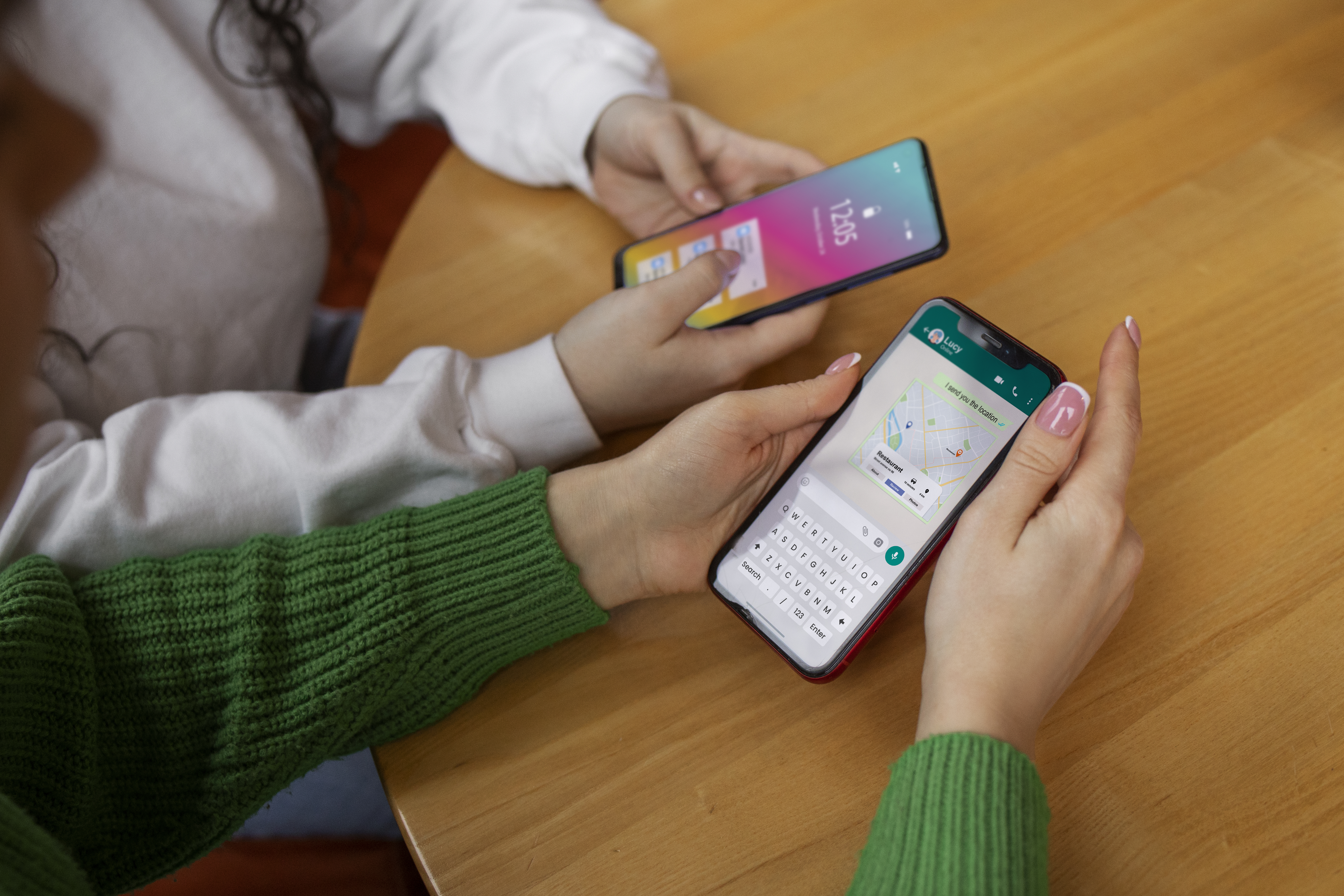 Teléfonos y equipos de comunicación